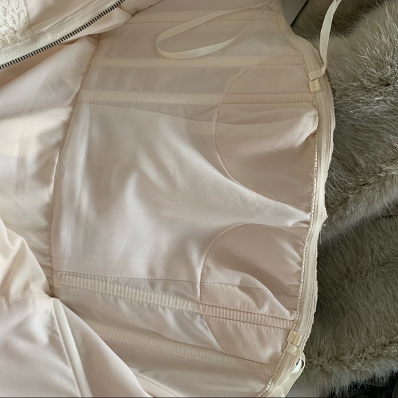 BCBG WHITE STRAPLESS DRESS - Picture 3 of 8